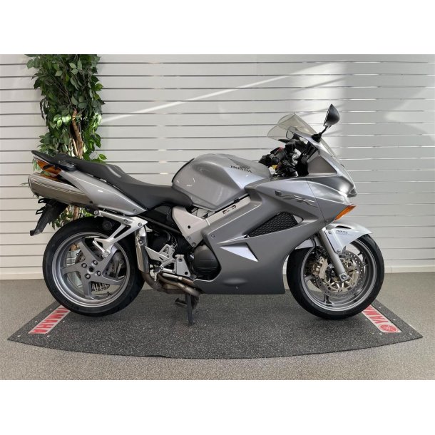 Honda VFR 800 F 2004