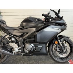 Yamaha YZF-R3 ABS 2025