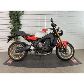 Yamaha XSR900 ABS - Legend Red 2026