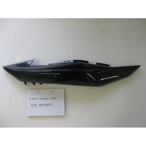 Sideskjold hjre GS500 (sm ridser) 47111-01DA0-Y7L